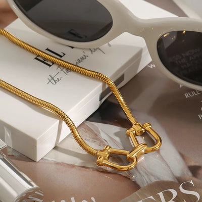 18K Gold - Plated Horseshoe Necklace - Style Chic Couture