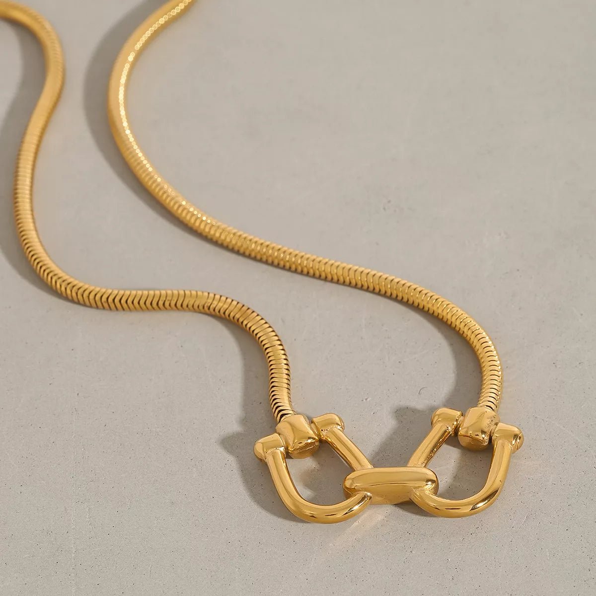 18K Gold - Plated Horseshoe Necklace - Style Chic Couture
