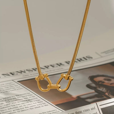 18K Gold - Plated Horseshoe Necklace - Style Chic Couture