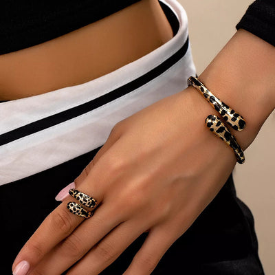 18K Gold - Plated Leopard Bypass Ring and Bracelet Jewelry Set - Style Chic Couture