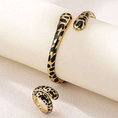 18K Gold - Plated Leopard Bypass Ring and Bracelet Jewelry Set - Style Chic Couture