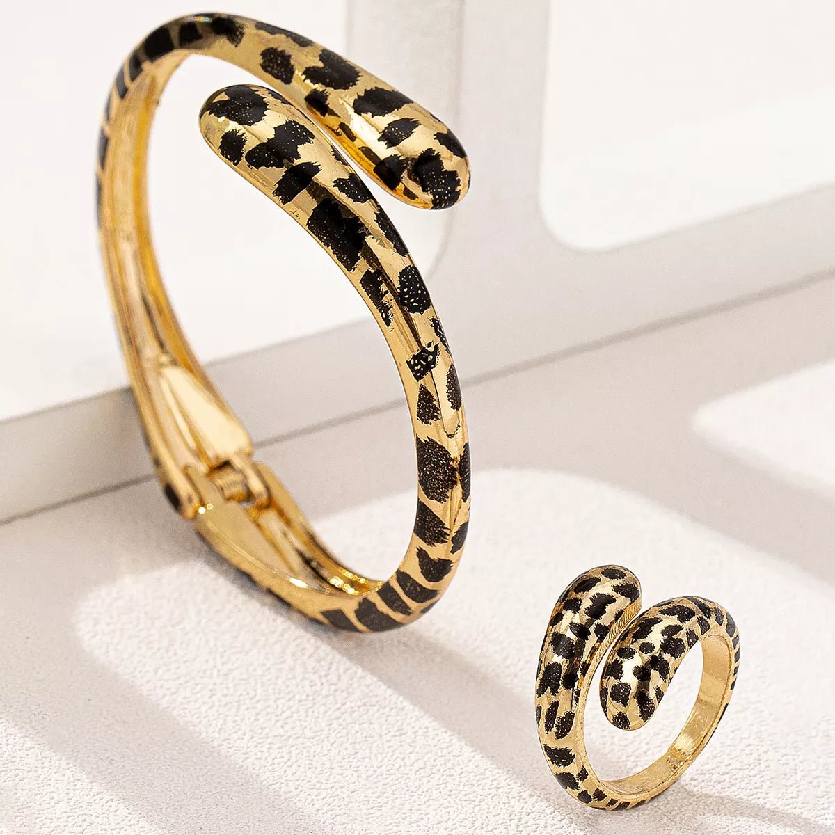 18K Gold - Plated Leopard Bypass Ring and Bracelet Jewelry Set - Style Chic Couture