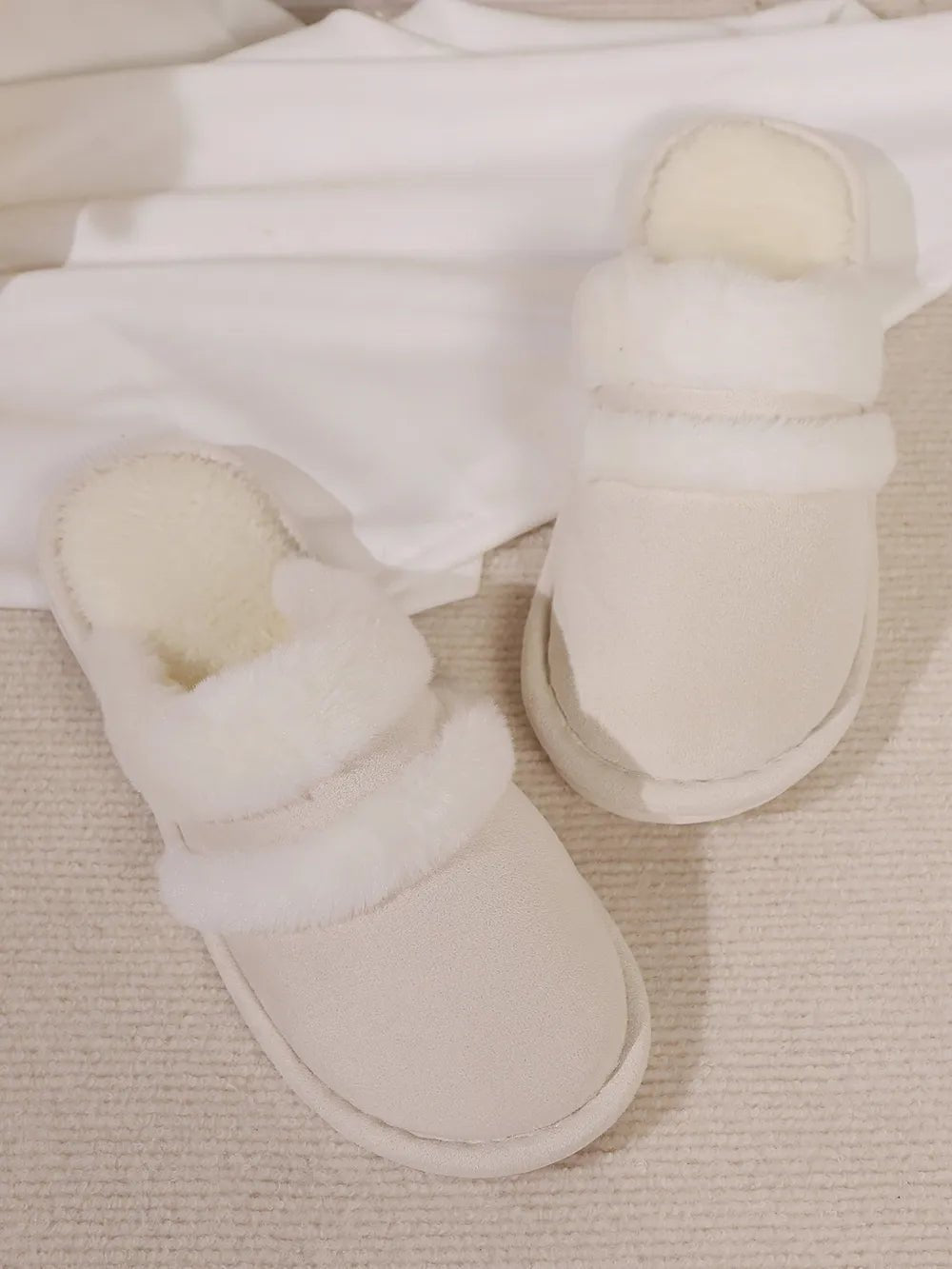 Contrast Faux Fur Round Toe Slippers - Style Chic Couture