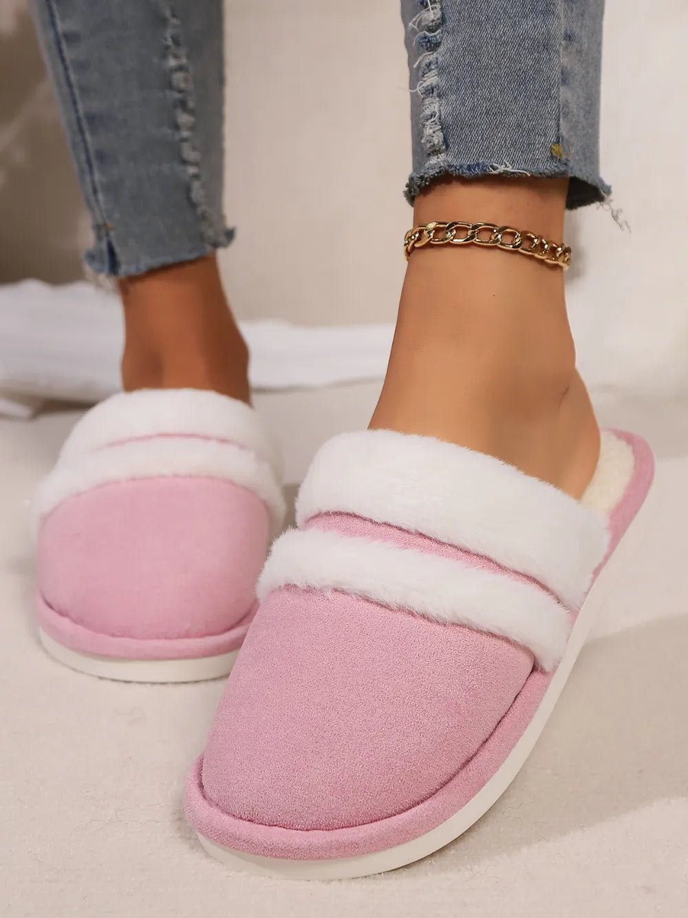 Contrast Faux Fur Round Toe Slippers - Style Chic Couture