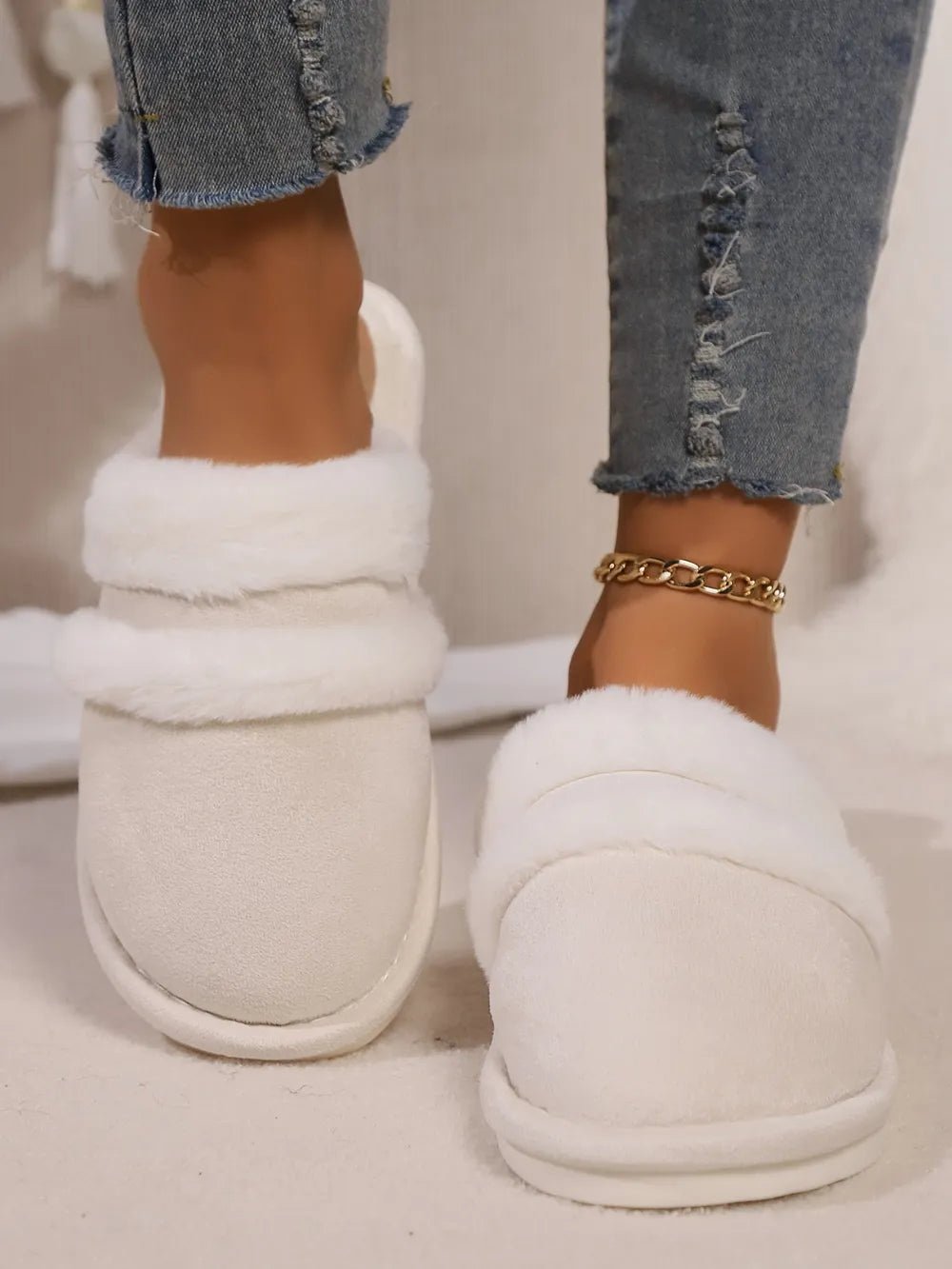 Contrast Faux Fur Round Toe Slippers - Style Chic Couture