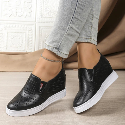 Stylish Round Toe Platform Loafers for Women Comfortable Slip-On Design