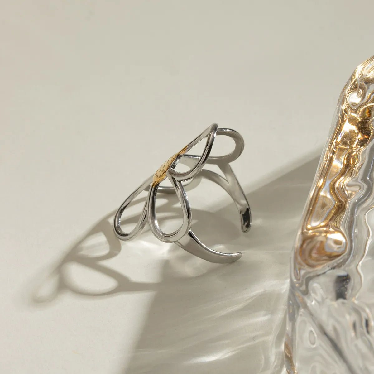 Two - Tone Daisy Flower Ring - Style Chic Couture